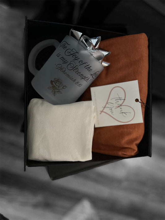 Personalized frosted mug gift set